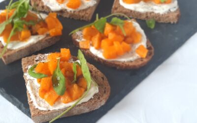 Bruschetta met pompoen, feta en rucola