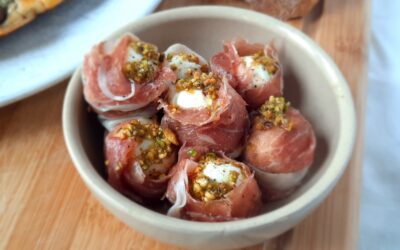 Mozzarella met ham en pistachenootjes