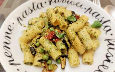 Rigatoni met pesto en gegrilde groente