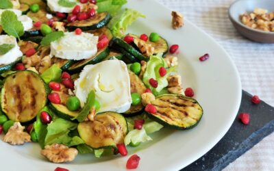 Groene groentesalade met geitenkaas