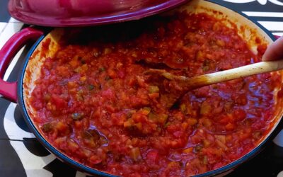 Pasta met slowcook groenteragout (vegetarische ragù)